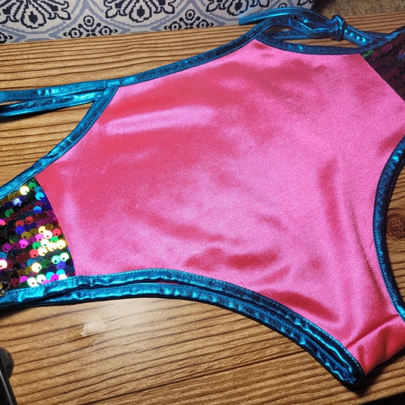 HI-NECK HALTER SETW/SEQUINS Dance Outfit - Picture 11 of 13